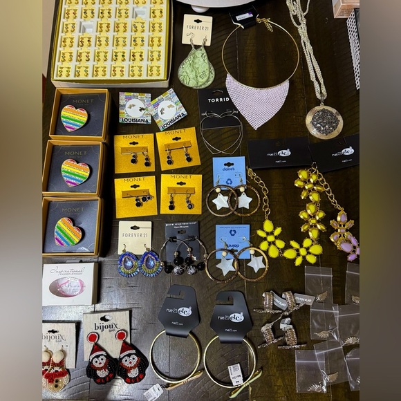 Jewelry - Women’s Jewelry Collection  35+ Stunning Pieces!  Great for Gifts!